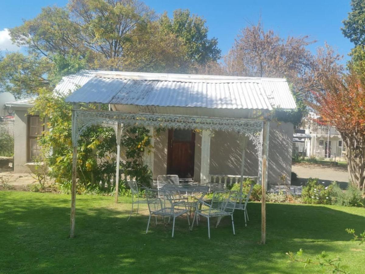 The Green Acorn Guest House Ficksburg Exterior photo